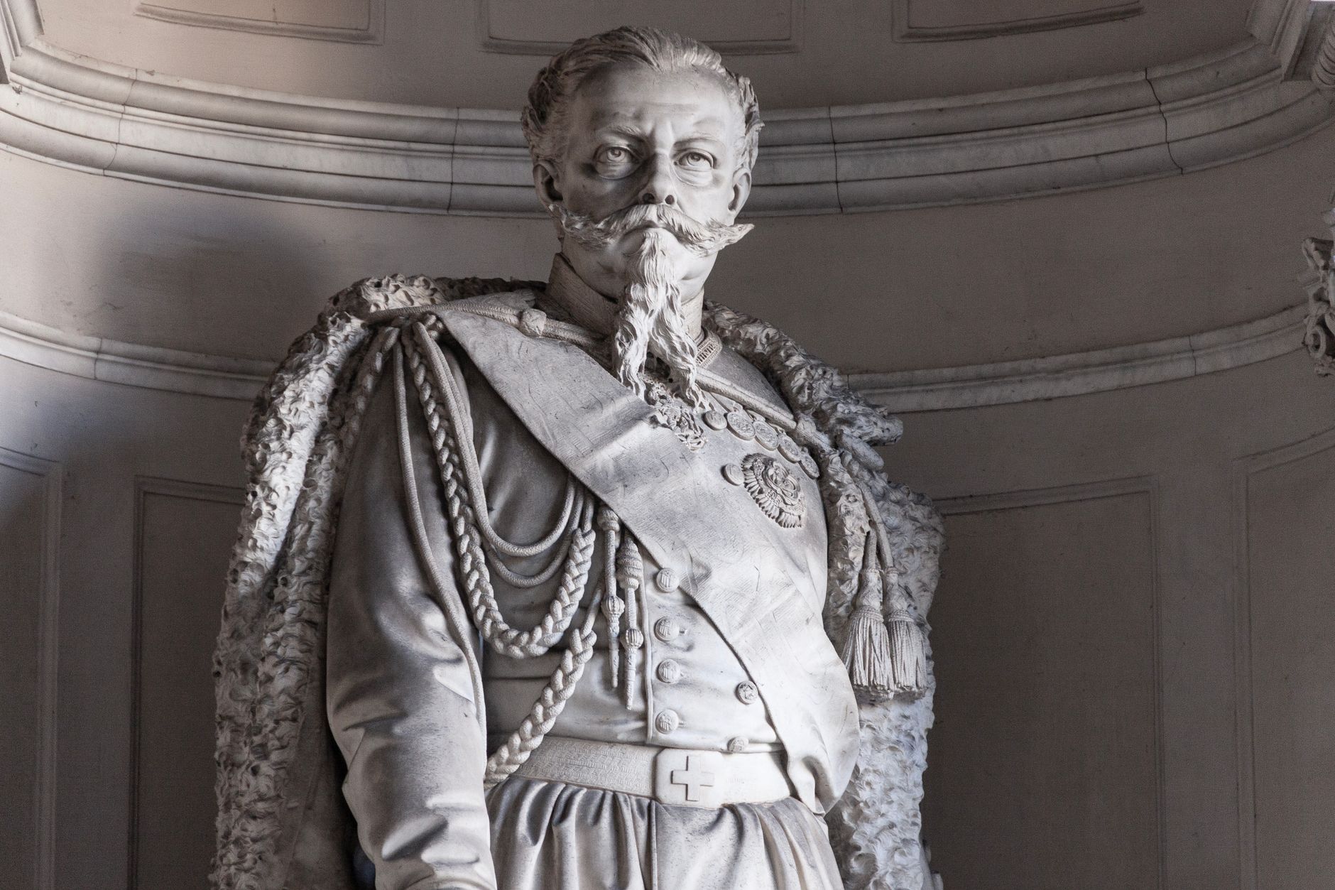 Posąg Vittoria Emanuele II na koniu w Turynie